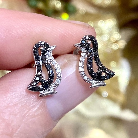 Genuine 0.25 Carat Black Diamond Penguin Studs ~ Diamond Stud Earrings - Picture 4 of 12